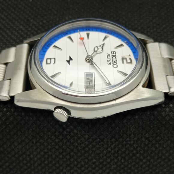 Vintage 1983 Seiko Automatic Mens Silver Watch W/daydate & Blue accents - Picture 5 of 8